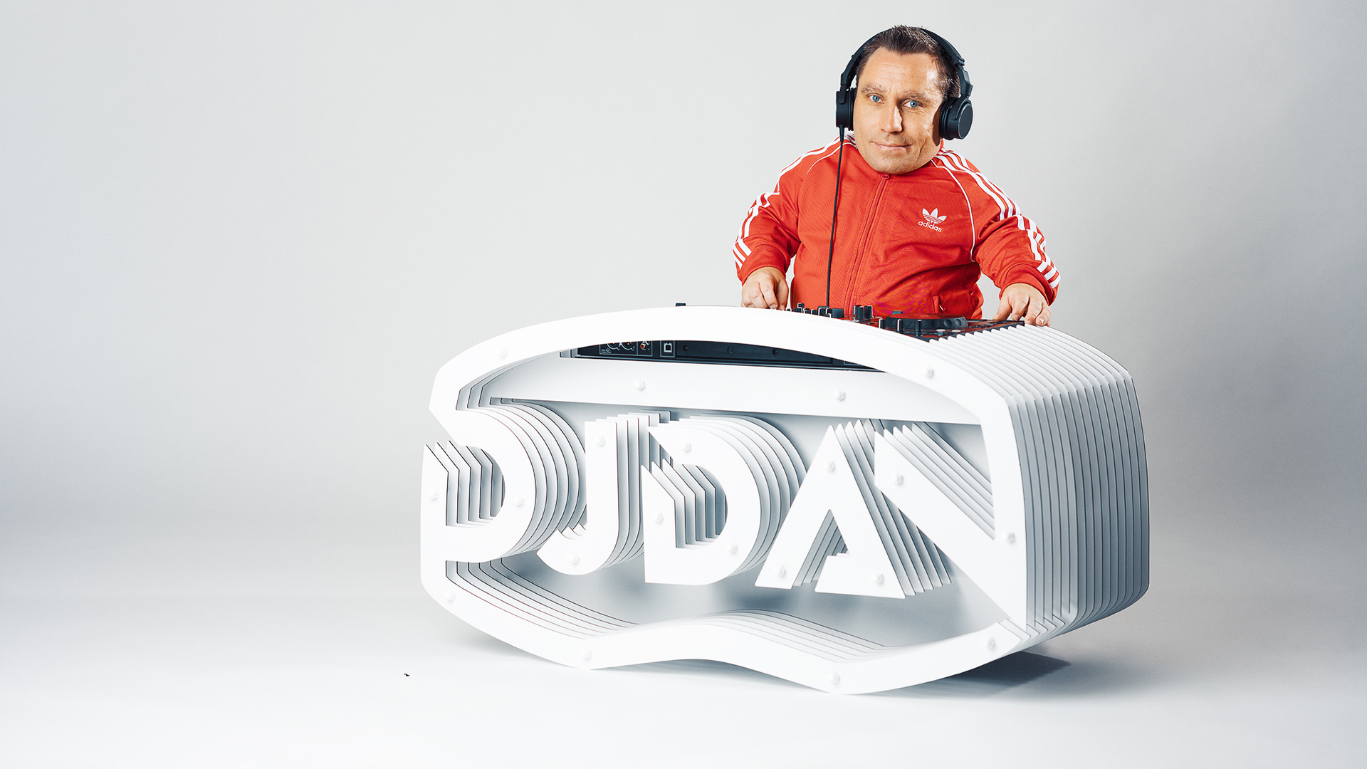DJ DAN